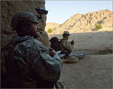Afganistán: dos soldados de la OTAN mueren en ataque contra base de Bagram Afganistán: dos soldados de la OTAN mueren en ataque contra base de Bagram