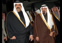 El anterior Emir de Catar-a la izquierda-y el rey de Arabia Saudí en 2009.