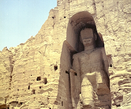 Inicia en Bamyan reconstrucción de histórica estatua de Buda Inicia en Bamyan reconstrucción de histórica estatua de Buda