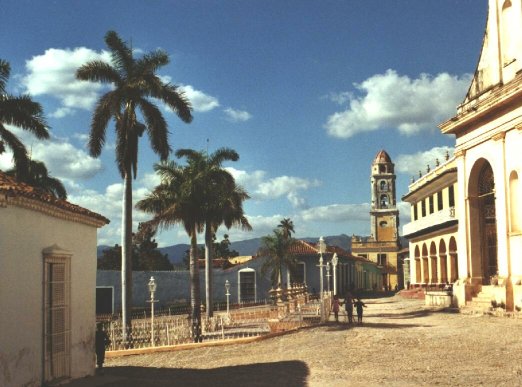 Por los otros caminos de la isla Por los otros caminos de la isla