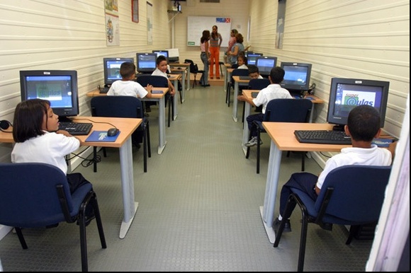 Ley de Educación materializa cambios ejecutados en 10 años de revolución Ley de Educación materializa cambios ejecutados en 10 años de revolución