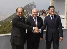 Moratinos defiende el pragmatismo con Gibraltar sin discutir la soberanía