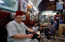 Abu Sami en la cafetería Naufara