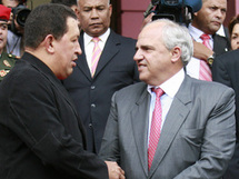 Chávez y Samper analizan instalación de bases militares de EEUU en Colombia Chávez y Samper analizan instalación de bases militares de EEUU en Colombia