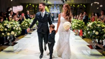 Leo Messi, Antonella Roccuzzo y el hijo de ambos, durante la boda.