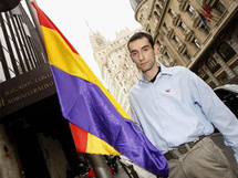 El hombre que puso una bandera republicana en un edificio público ingresará en prisión El hombre que puso una bandera republicana en un edificio público ingresará en prisión