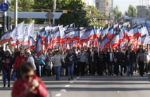 Manifestantes con banderas en Donetsk Manifestantes con banderas en Donetsk