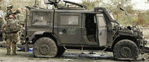 Seis soldados italianos y 10 civiles muertos en atentado suicida en Kabul
