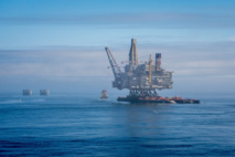 Una plataforma petrolífera conjunta de Rosneft y Exxon Una plataforma petrolífera conjunta de Rosneft y Exxon