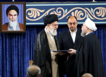 Jamenei-a la izquierda-y Rouhani-a la derecha-.