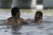 Una escena de Entre dos aguas Una escena de Entre dos aguas