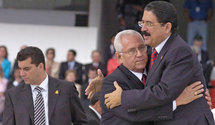 Micheletti y Zelaya aceptan acuerdo para poner fin a la crisis de Honduras