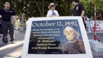 Manifestantes contra la conmemoración de la conquista de América. Manifestantes contra la conmemoración de la conquista de América.