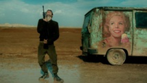 Una escena de Foxtrot Una escena de Foxtrot