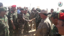 Un oficial del ejército sirio visitando Deir Az Zur Un oficial del ejército sirio visitando Deir Az Zur