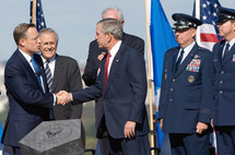 El 'lobby' bélico de Bush se apropia del petróleo iraquí
