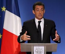 Piden a Sarkozy que ponga fin a debate sobre identidad nacional