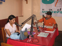 Organizaciones realizan campaña a favor de las radios comunitarias Organizaciones realizan campaña a favor de las radios comunitarias