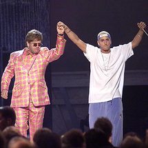 Elton John revela que ha ayudado al rapero Eminem a combatir las drogas