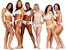 Las 'Mujeres Reales' presentadas por la marca de jabones y cremas Dove apostaba por la figura femenina con curvas. Las 'Mujeres Reales' presentadas por la marca de jabones y cremas Dove apostaba por la figura femenina con curvas.