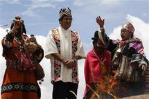 Bolivia: Morales, ungido líder espiritual indígena en ciudadela preincaica