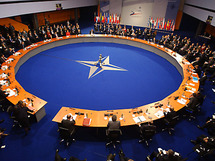 Rusia y la OTAN acuerdan cooperar pero quedan escollos