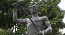 La estatua de Gaspar Yango en Yango, Veracruz, México.