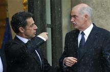 El presidente francés, Nicolas Sarkozy, a la izquierda, con el primer ministro griego, George Papandreou