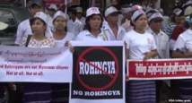Manifestantes birmanas contra la concesión de la nacionalidad a los rohingya