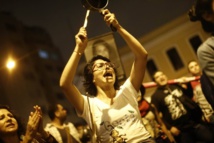 Manifestantes protestando contra el indulto a Fujimori