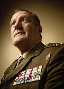 Alberto Asarta, General de División y Jefe de la Fuerza Interina en Líbano. Alberto Asarta, General de División y Jefe de la Fuerza Interina en Líbano.