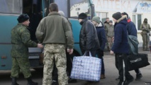 Presos cogiendo un autobús para salir de Luhansk Presos cogiendo un autobús para salir de Luhansk