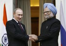 El primer ministro ruso, Vladimir Putin, y su homólogo indio, Manmohan Singh