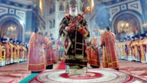 El patriarca ruso Kiril-Cirilo-conduce la ceremonia de Pascua.