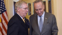 Mitch McConnell-a la izquierda-y Chuck Schumer Mitch McConnell-a la izquierda-y Chuck Schumer