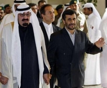 A la izquierda el rey saudí Abdulá y, a la derecha el presidente iraní Ahmadi Nijad