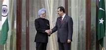 Los presidentes de gobierno de India, Manmohan Singh y Pakistán, Yusuf Raza Gilani