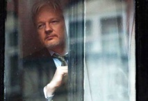 Julian Assange en la embajada ecuatoriana en Londres Julian Assange en la embajada ecuatoriana en Londres