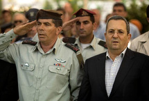Ashkenazi, a la izquierda, y Barak