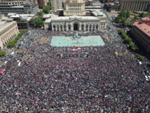 Manifestantes en Ereván, capital de Armenia.