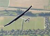 El avión Solar Impulse, durante su vuelo