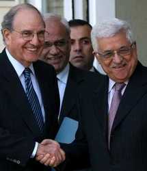 George Mitchell y Mahmud Abbas