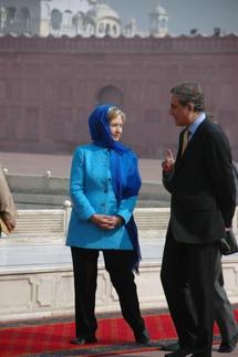 Hillary Rodham Clinton y Shah Mahmud Qureshi