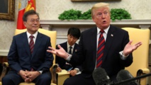 Moon-Jae in-a la izquierda-y Trump