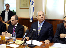 Silvan Shalom y en el centro, Benjamin Netanyahu