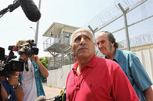 Mordechai Vanunu, al salir de la cárcel