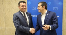 Zaev-a la izquierda-y Tsipras Zaev-a la izquierda-y Tsipras