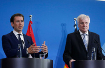 Kurz-a la izquierda-y Seehofer