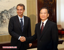 Rodríguez Zapatero y, a la derecha, Wen Jiabao