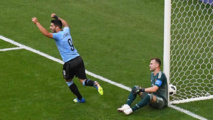 Suárez, de Uruguay, celebra el gol que acaba de marcar.